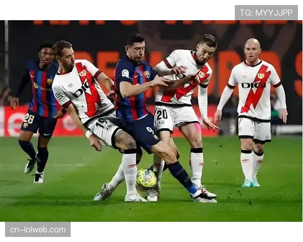 下赛季欧冠用球发布，内置芯片可提供更丰富比赛数据用于转播分析