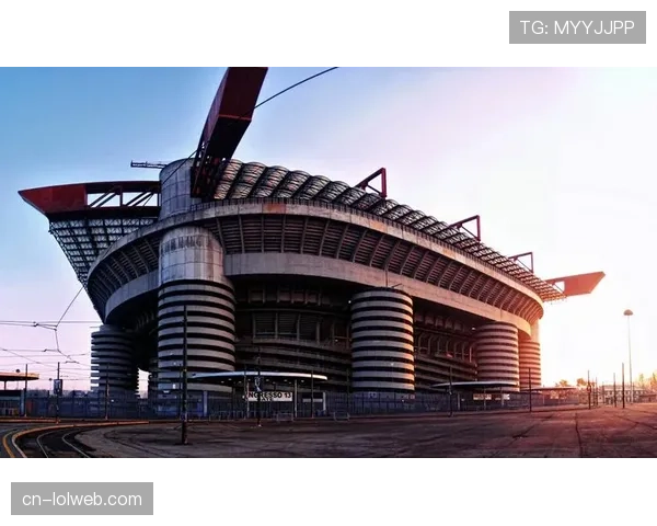 特写：圣西罗-梅阿查球场更换新式记分牌，可展示更复杂实时数据